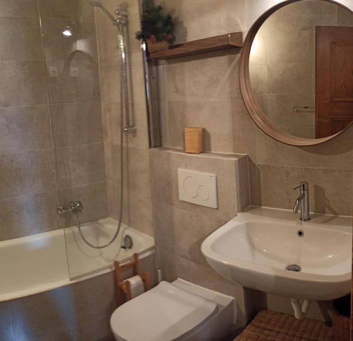 Cozy Apartment In The Heart Of The Alps Chateau-d'Oex Esterno foto